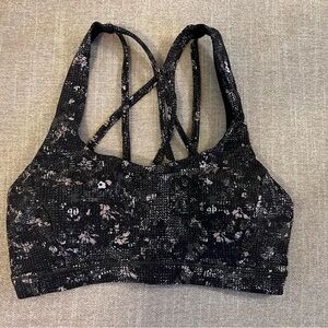 Never worn Lululemon size 4 sports bra